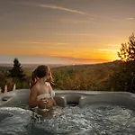 Suqo Vendeghaz Ferienhaus *