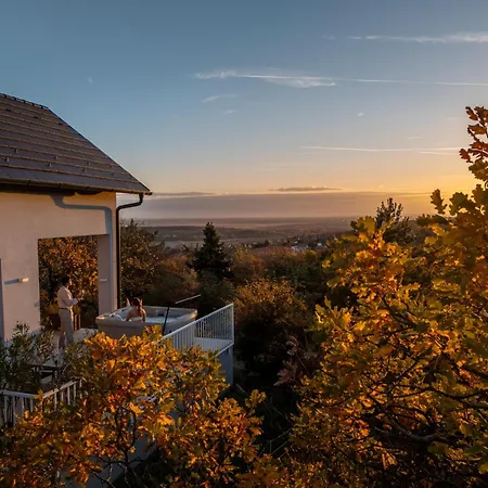 Suqo Vendeghaz Sukoró