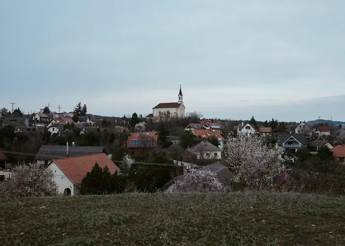 Suqo Vendeghaz * Sukoró